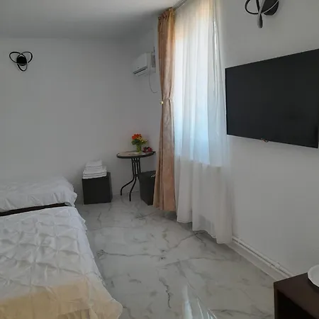 Camere de închiriat Darius 16 , 2 camere * Eforie Nord
