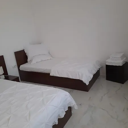 De Inchiriat Darius 16 , 2 Apartamento *